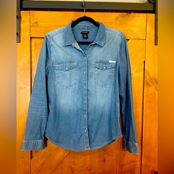 Calvin Klein Tops - Calvin Klein denim shirt with pearl snap buttons
